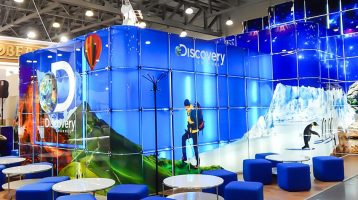 Innovative glass exhibition stands